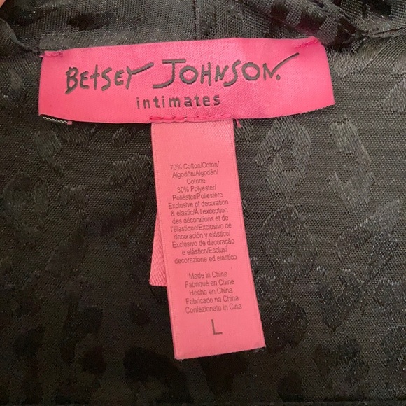 Betsey Johnson Robe - Picture 5 of 8